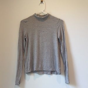 American Eagle turtle neck